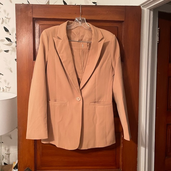 Amazon blazer and short set - Picture 1 of 4